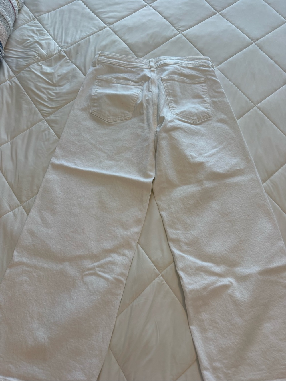 Universal Thread White Wide-Leg Women's Jeans. Sailor flare